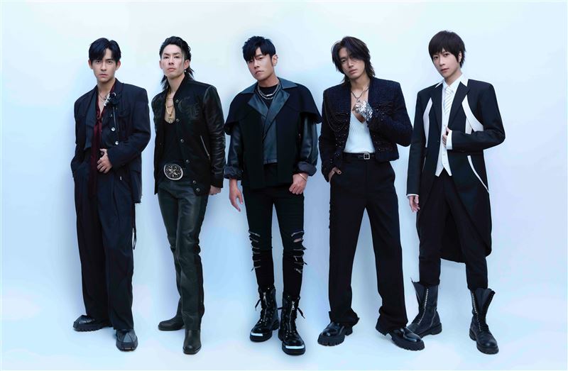 F3斷開朱孝天，選擇與周杰倫（中）、阿信（右1）合作