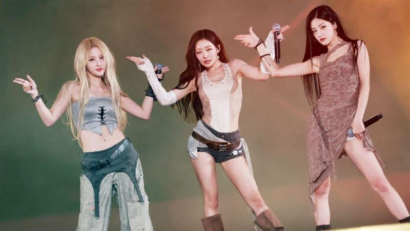 KISS OF LIFE现场照片