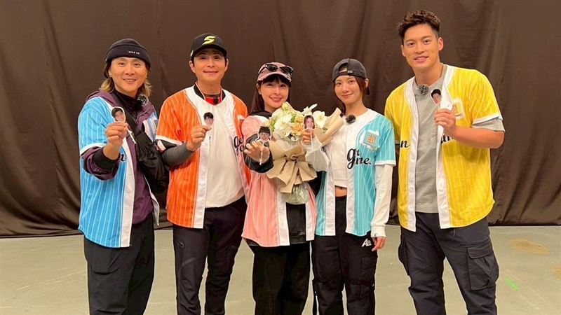 峮峮畢業典禮現場