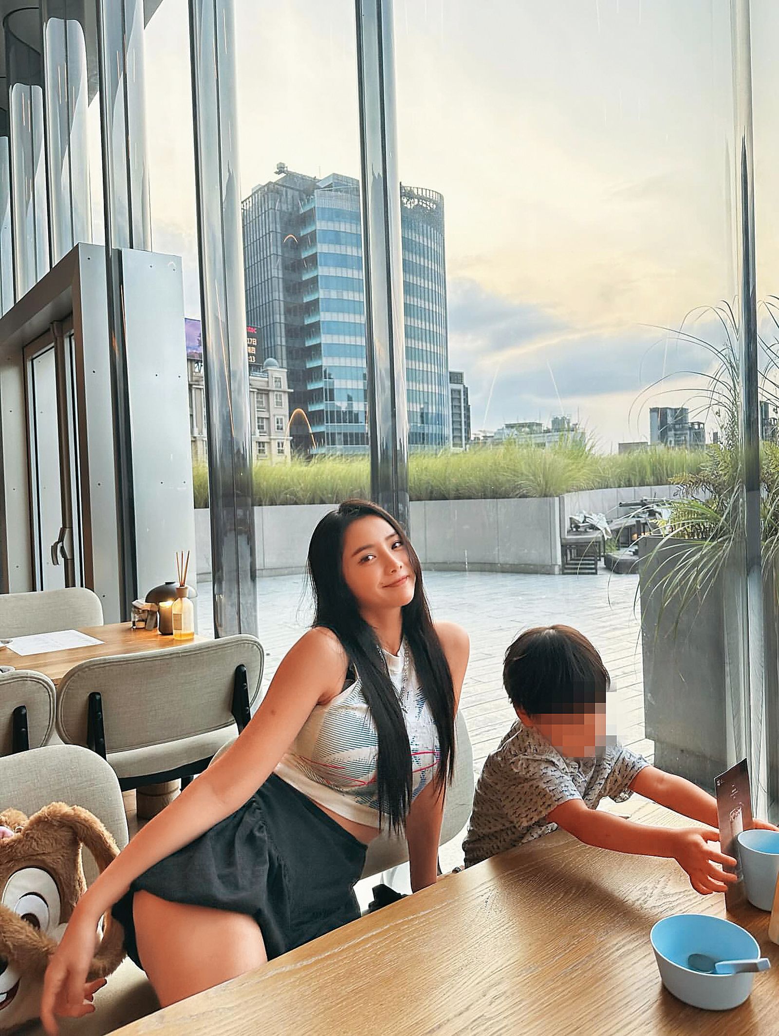 言言近來的社群動態