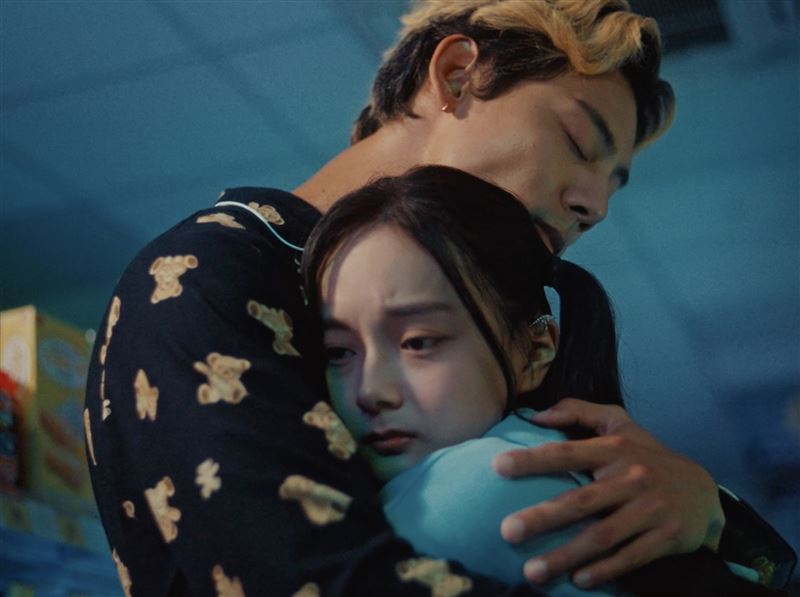 MV不在乎演出畫面