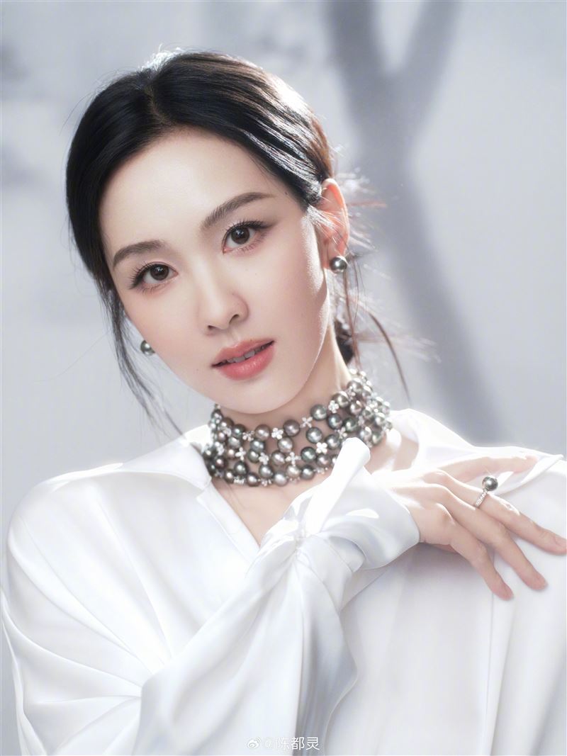 陳都靈紅毯造型照片1