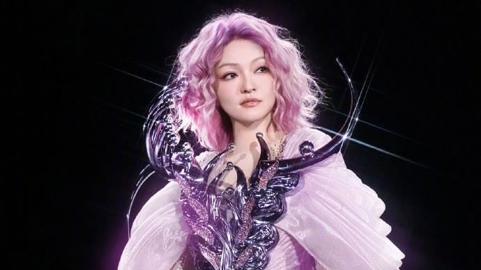 張韶涵汕頭演唱會焦點造型