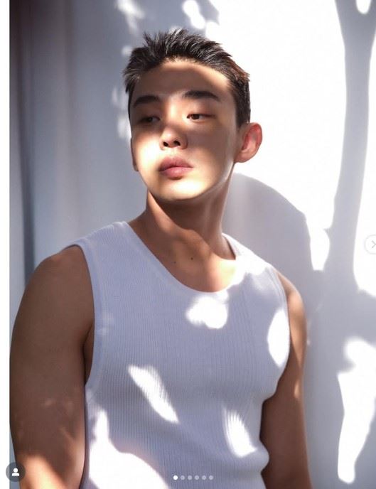 劉亞仁先前風波與回顧圖