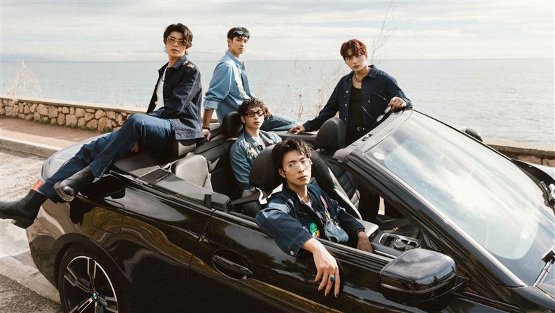 FEniX Day Off 封面