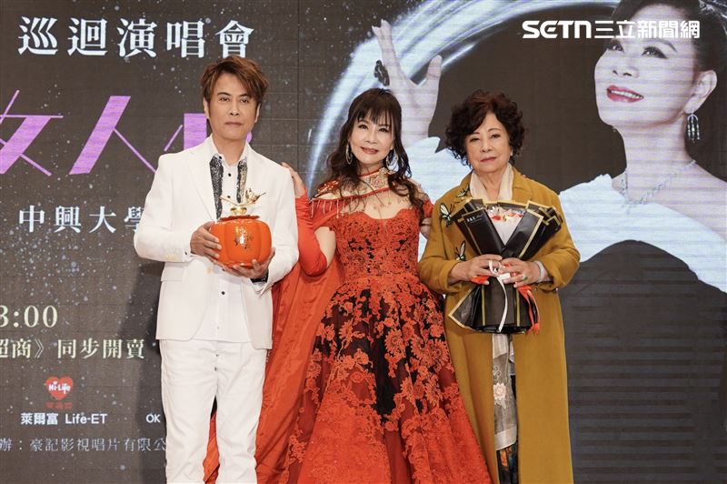 龍千玉演唱會現場江志豐與媽媽現身力挺