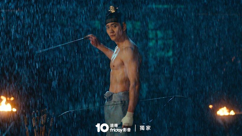 姜泰伍在剧中展现好身材