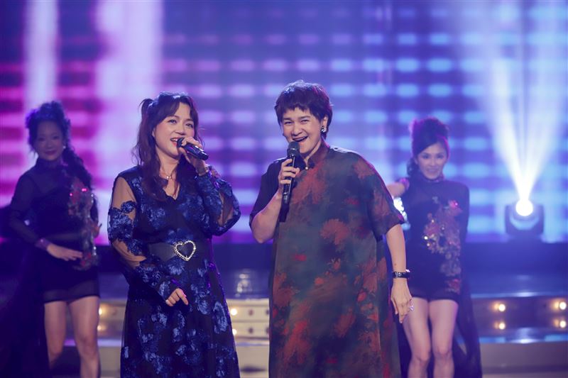柯以敏與秀蘭瑪雅同台