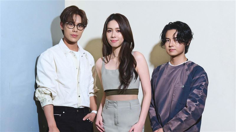 告五人團體近照與發聲截圖