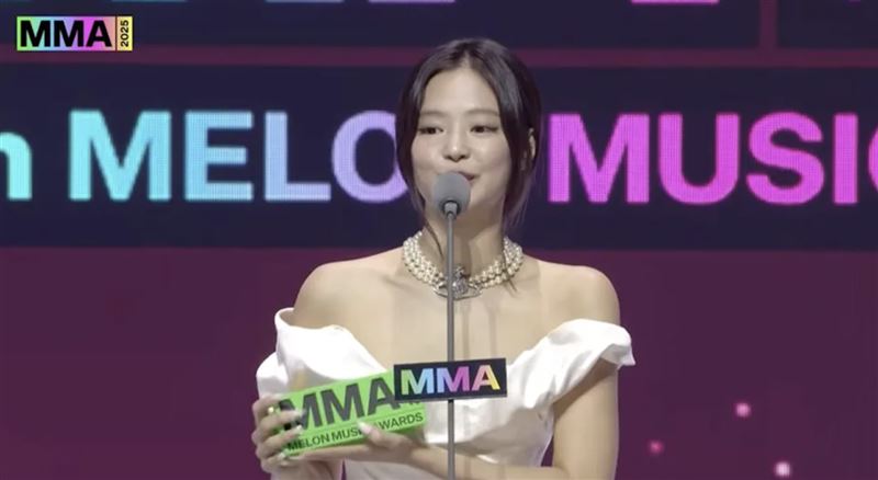 MMA頒獎夜 Jennie現場畫面