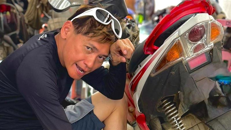 黄志明在社媒的照片