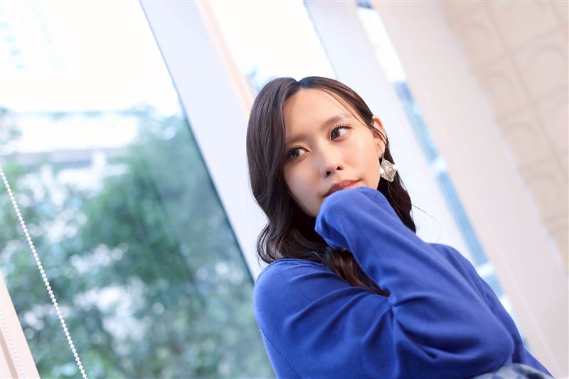 李芷婷與父親感情相當好，工作之餘也會定時返家探望