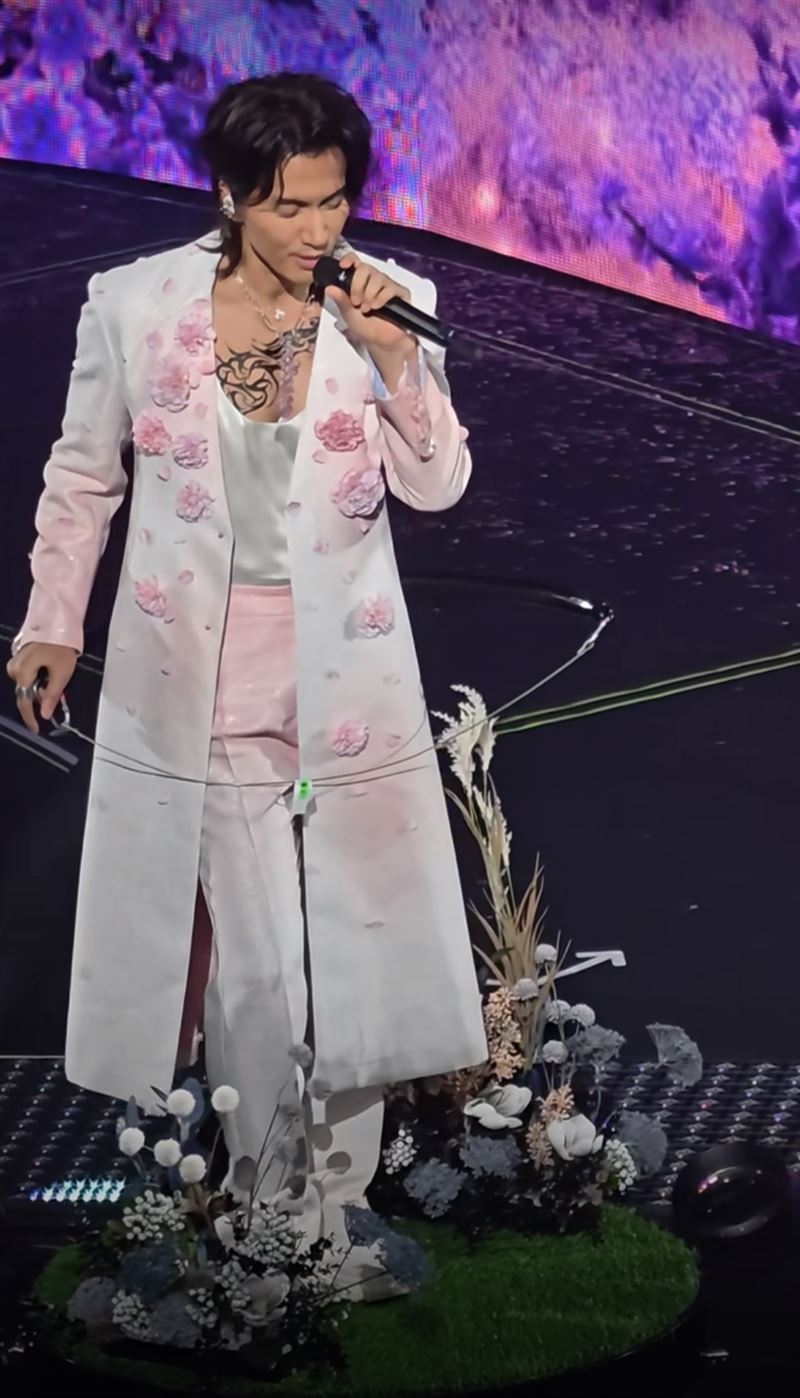 言承旭胸肌畫面