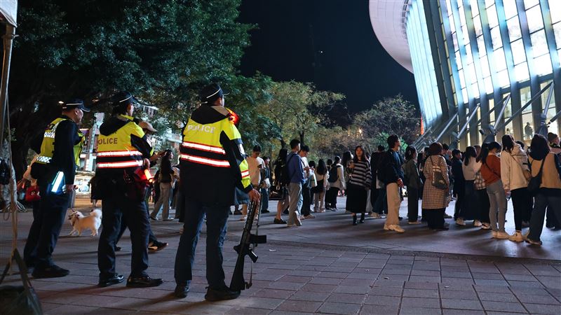 警戒中的小巨蛋