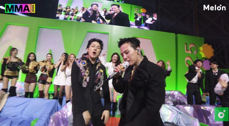 GD交麦克风给ZICO唱