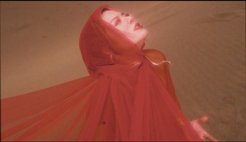 夏沐受邀擔任黑眼豆豆演唱會開場嘉賓