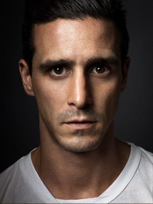 詹姆士蘭森在家中驟逝