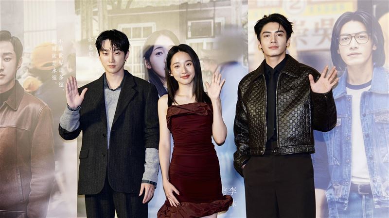 《那张照片里的我们》首映会头图