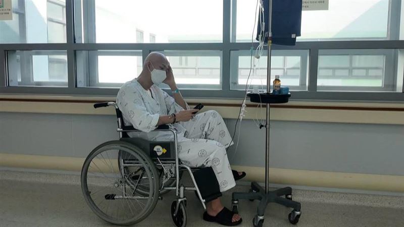 车炫承抗癌治疗前后照片