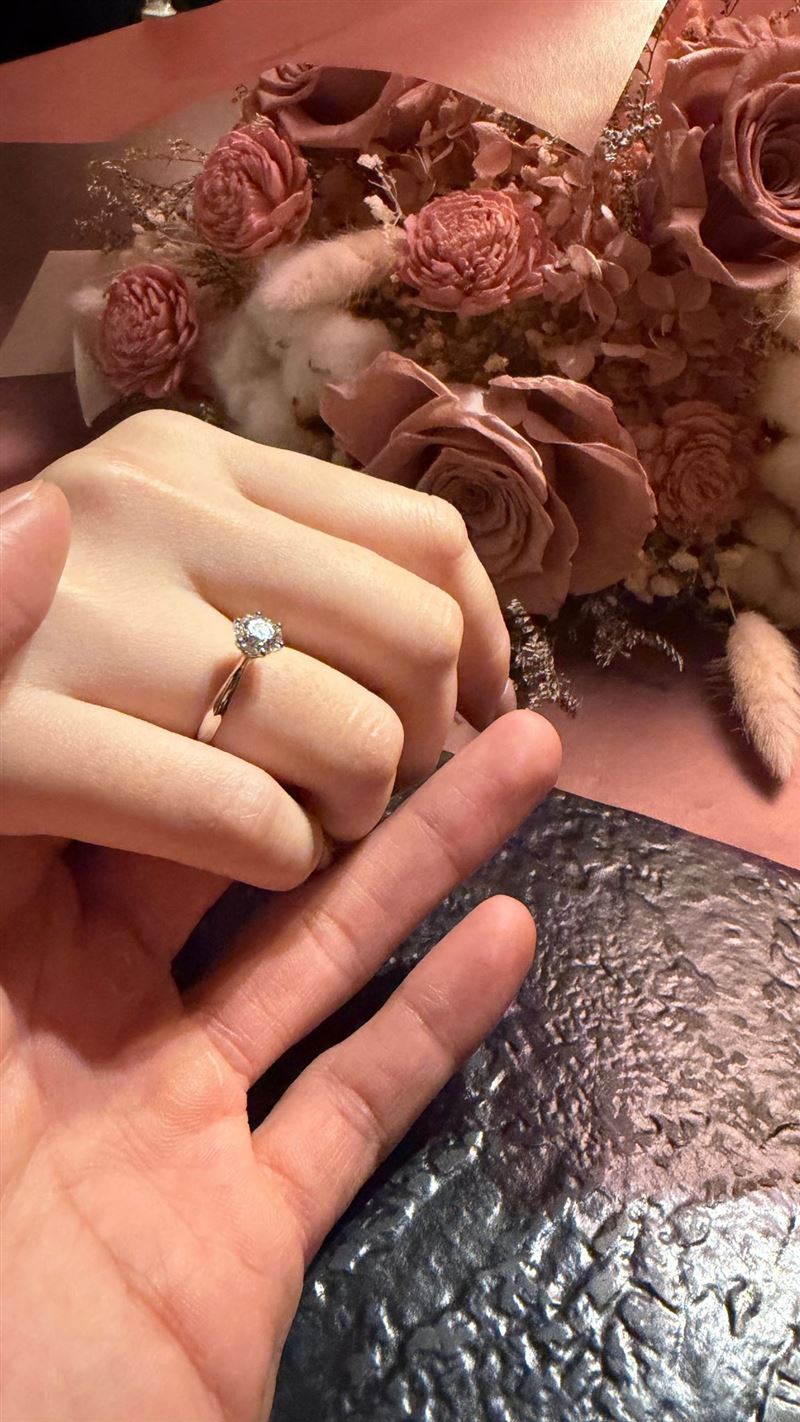 禾浩辰宣布求婚照片（來自臉書）