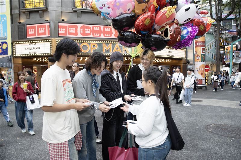 帕拉斯PALLAS前進街頭與粉絲見面