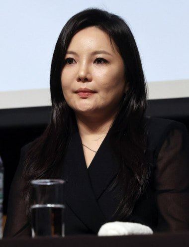 One Hundred 娛樂代表 車佳媛