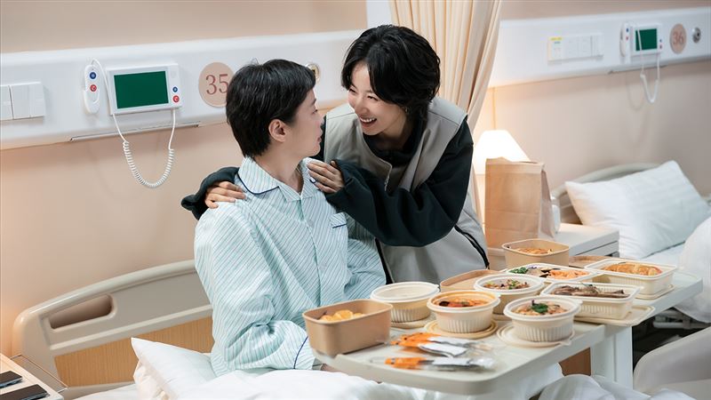 周雨彤與吳越劇照