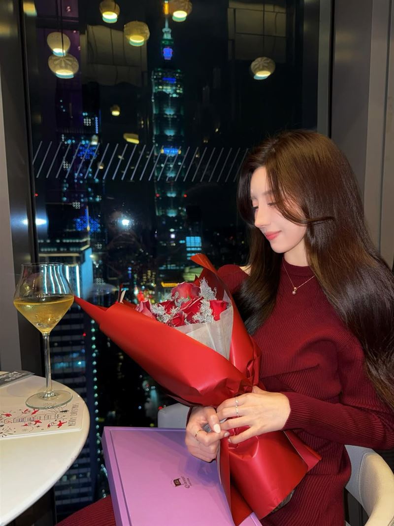 聖誕夜玫瑰夜景