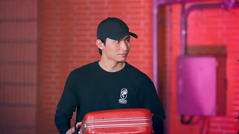 林家佑化身詐騙集團接頭人