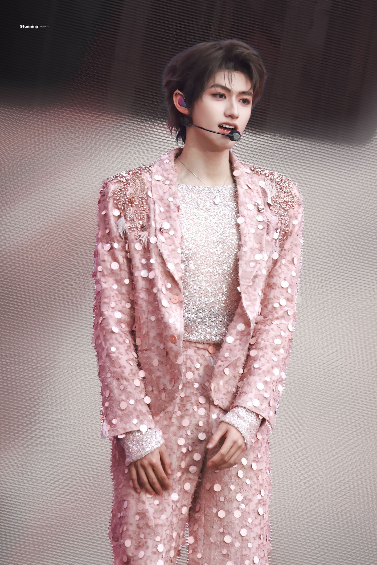 朱志鑫粉丝与其他粉丝打架