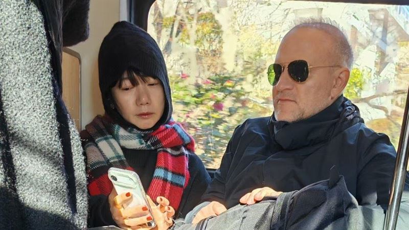 裴斗娜封面照片