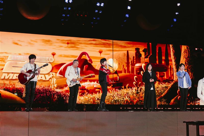 五月天台中站演唱會台中洲際棒球場現場