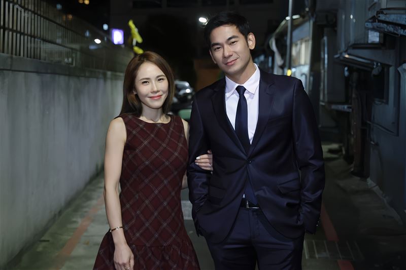 吳申梅感謝亮哲參與MV演出