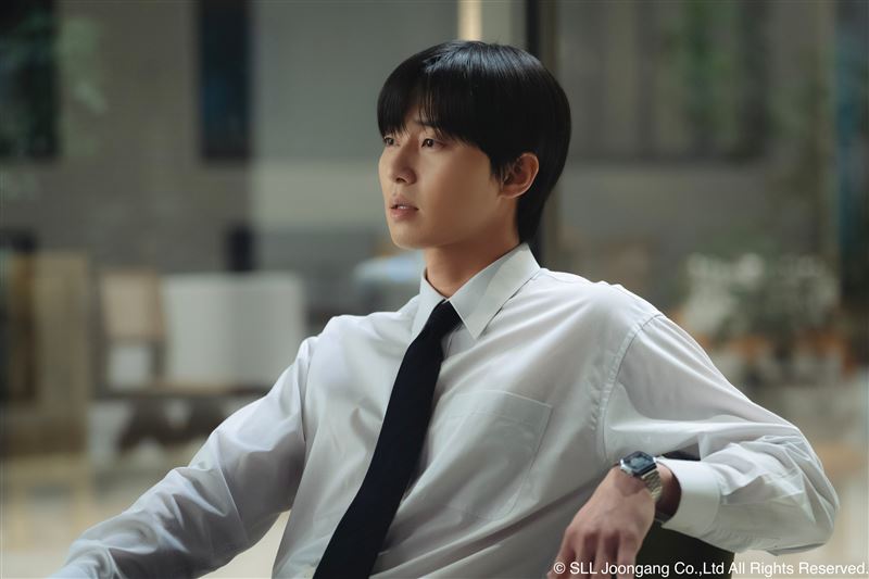 朴敘俊在劇中展現不同年齡層演技