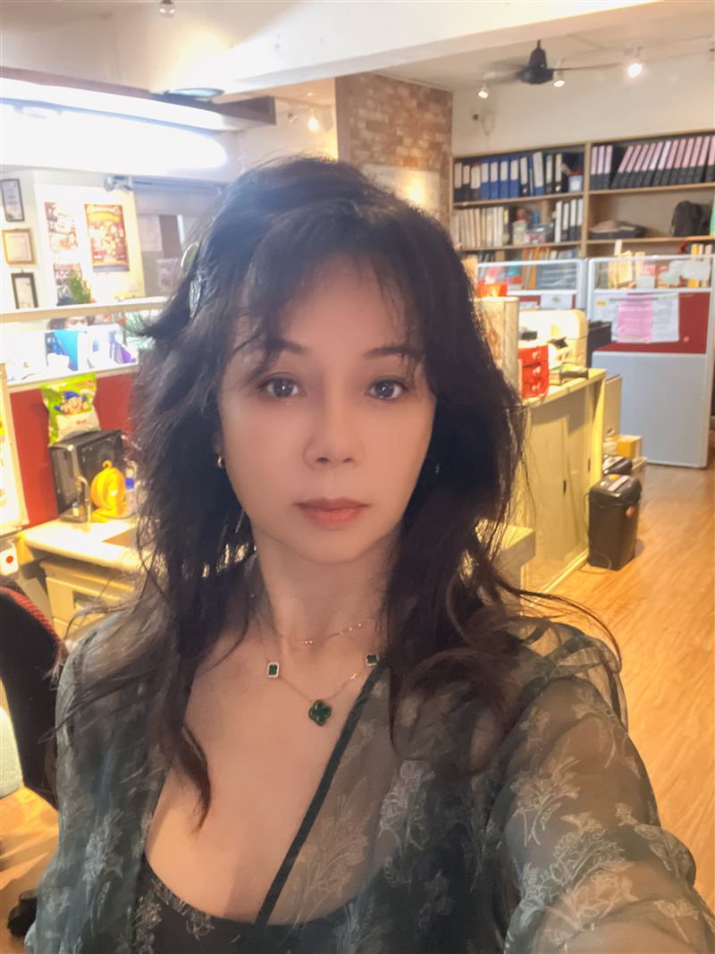 曹雨婷接受采访照片