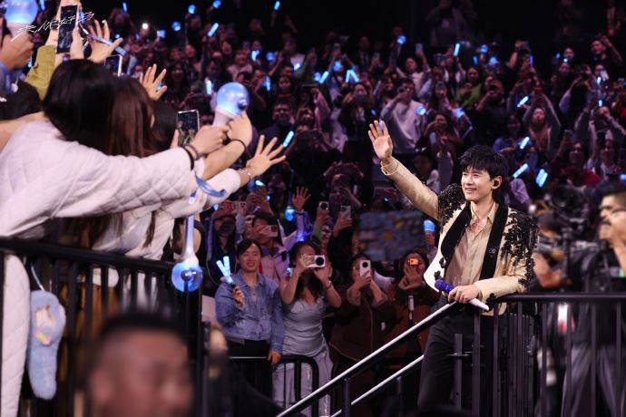 粉丝不满的现场反应