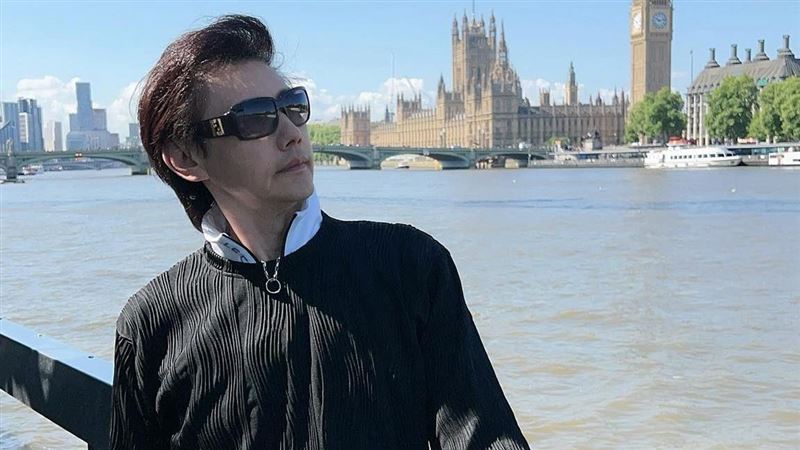 曹西平與包偉銘同期出道