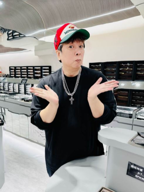 曹西平耳环店邻里故事