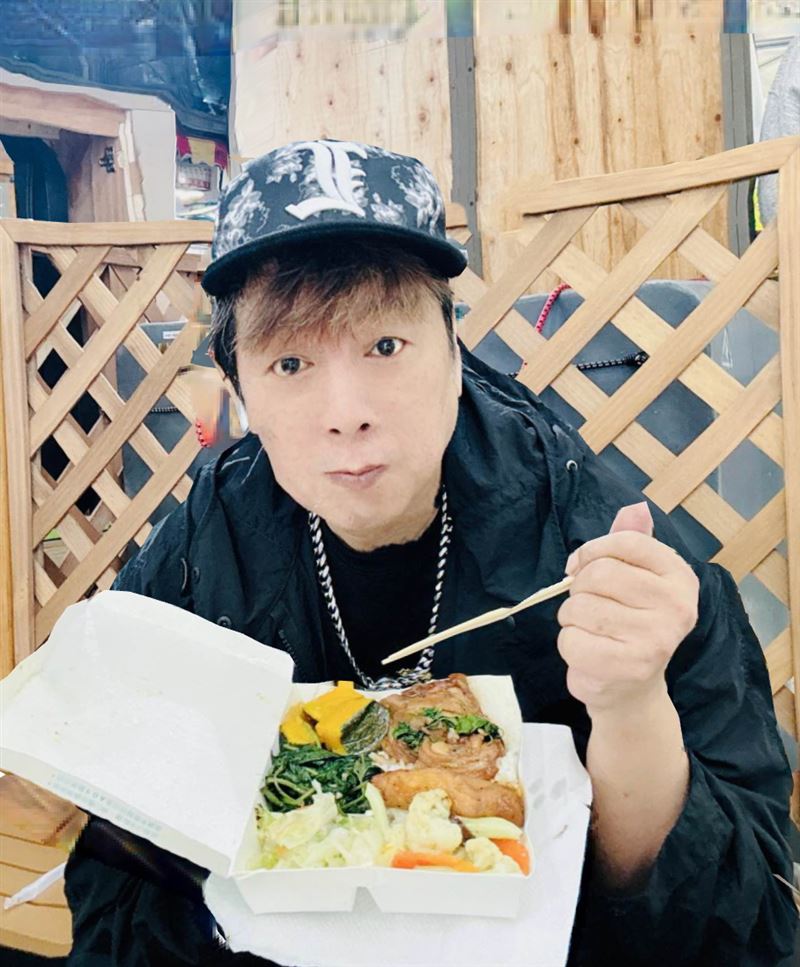 曹西平生前与家人关系疏离及后事安排