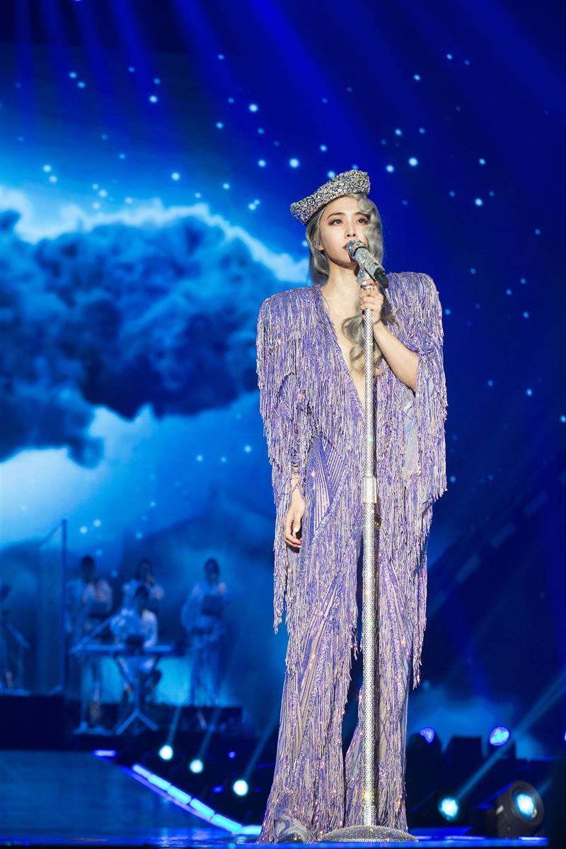 蔡依林演唱會開場畫面