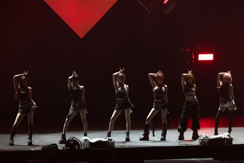 BABYMONSTER首日演唱会顺利收官照片
