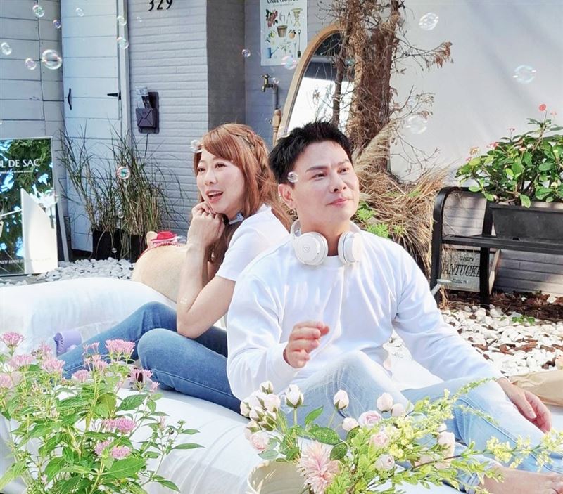 歐陽樂與甲子慧合作新歌