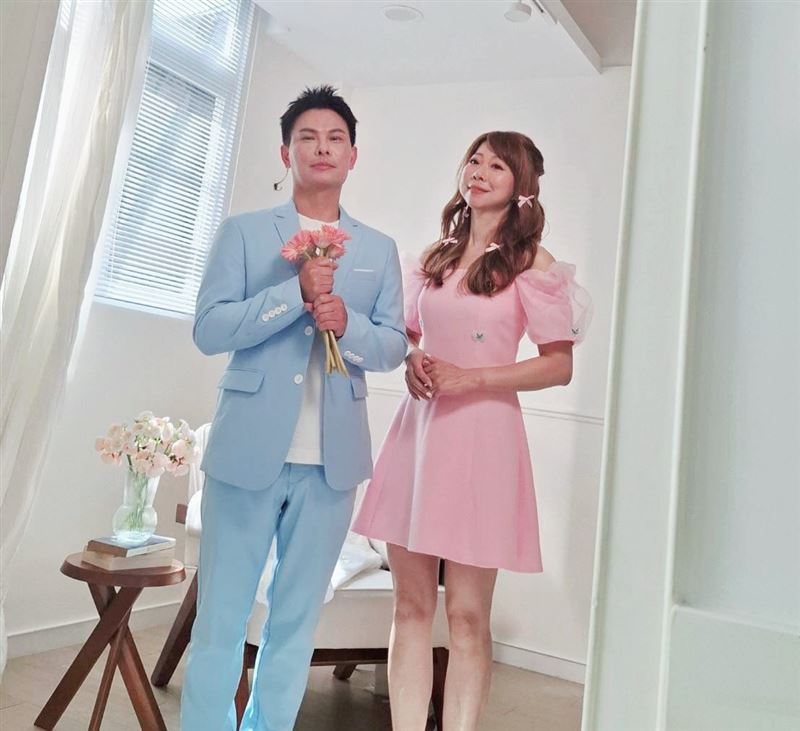 歐陽樂與甲子慧對唱照片