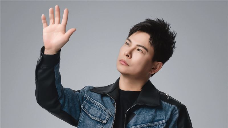 歐陽樂推出首支單曲相關照片