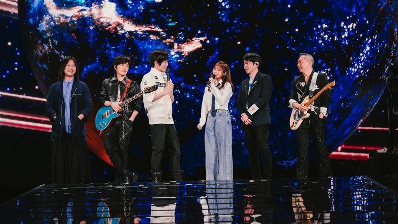 五月天演唱會邀請小玫瑰擔任嘉賓