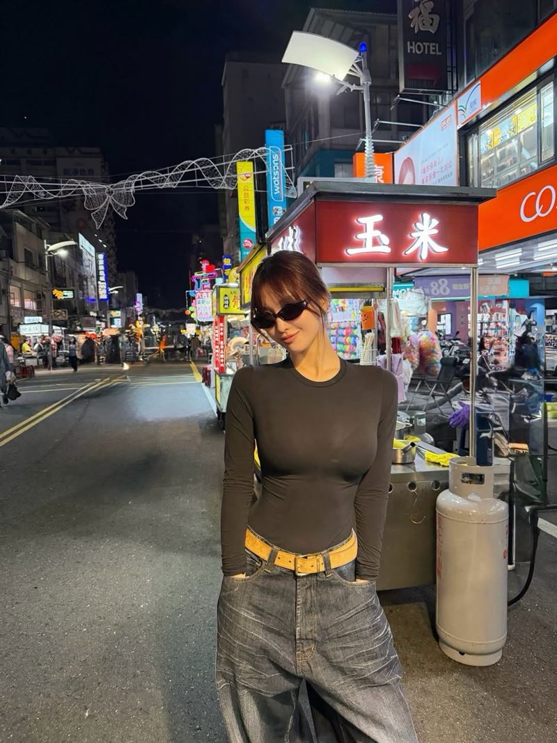 Momo逛六合夜市的街頭辣照