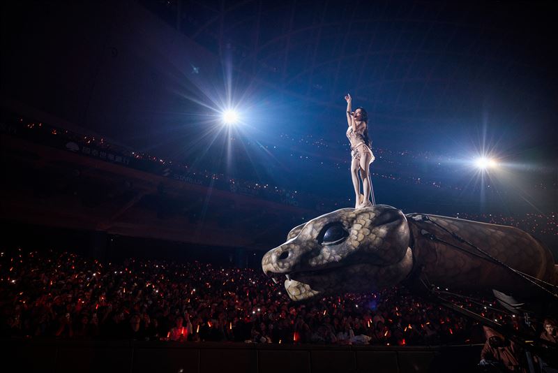 蔡依林大巨蛋開場巨蟒裝置