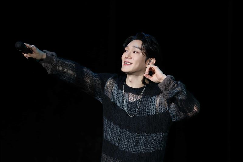 粉絲熱情回應CHEN演唱