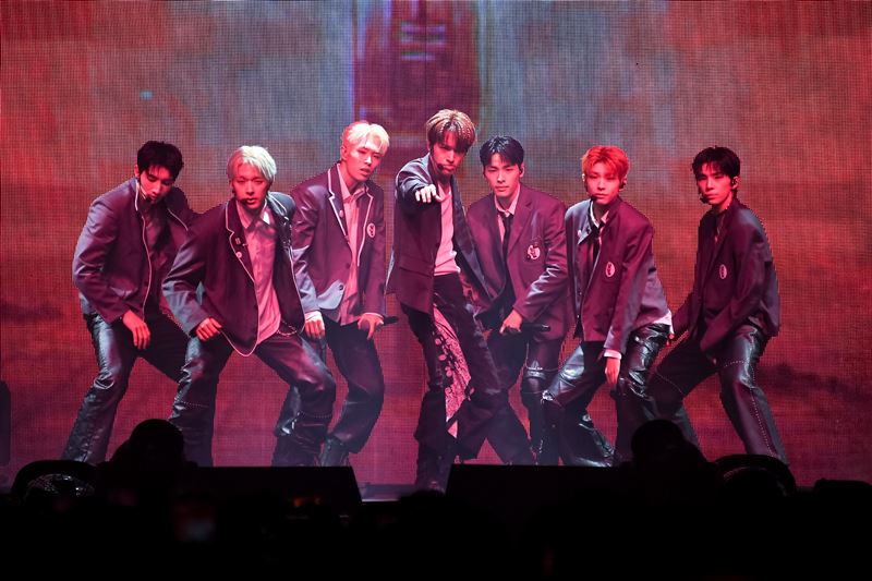 NEXZ 舞台表演圖片