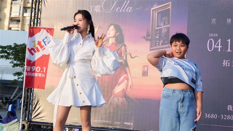 丁噹與家叡同台畫面